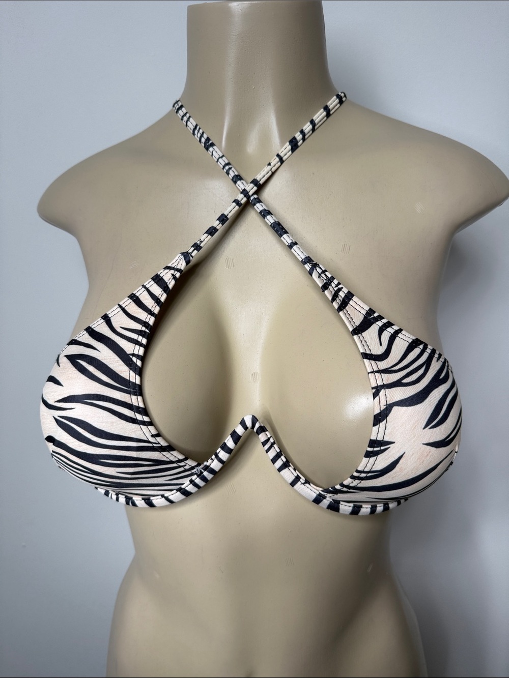 SHEIN Zebra-Print Crisscross Underwire Bikini Top - Black & Cream